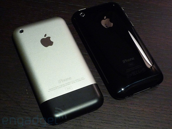 第一代iPhone与iPhone 3G背面比较