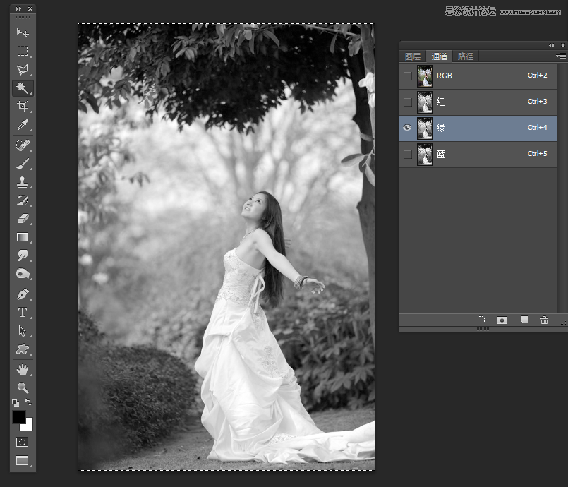 Photoshop调出外景婚纱照怀旧复古效果图