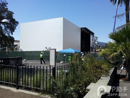 iPhone6发布会场被巨型屏蔽结构包裹 苹果继续玩神秘