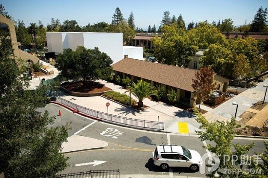 iPhone6发布会场被巨型屏蔽结构包裹 苹果继续玩神秘