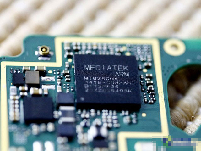 联想手机A8的八核4G卖点如何造成？尤其是4G方面到底靠什么实现？大家都知道MT6592八核处理器并不支持LTE网络，那么A8的4G是靠谁才能够实现？就是这颗MT6290基带芯片，正是它提供了LTE制式的支持，让大家在A8身上体验到了快速的4G网络。