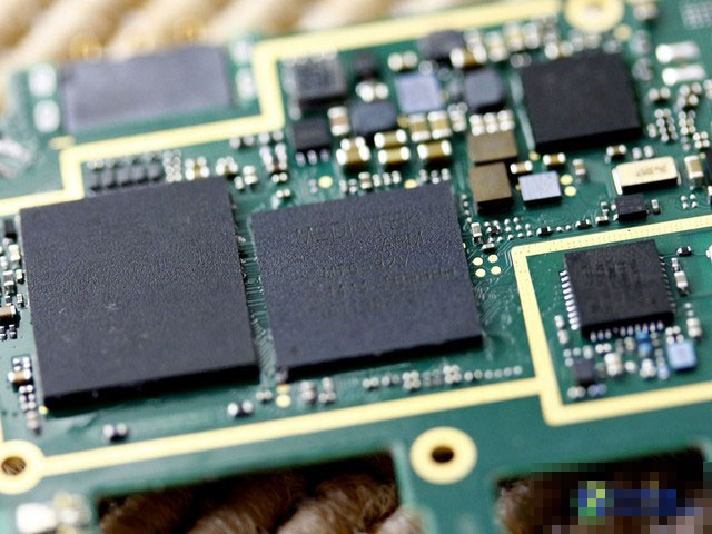 虽然MT6592不支持LTE网络，但它的八核心带来的性能表现却是实实在在的。它和MT6290共同实现了八核4G的卖点，一个主管手机的操控体验，一个主管手机的网络提议案，两不冲突而且结合起来的表现更加强大。