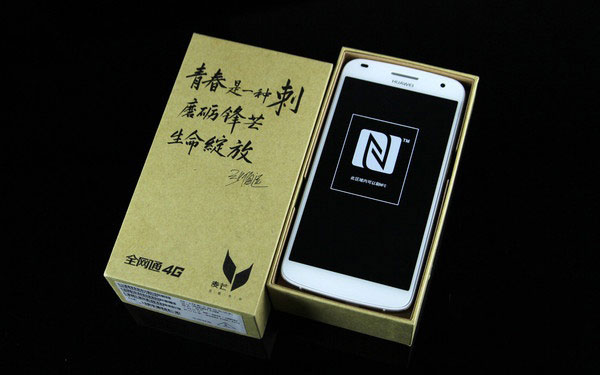 全网通4G金属一体化设计 华为麦芒3评测 