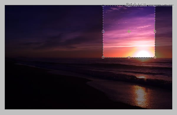 Photoshop合成从水花中冲出抱着滑板的海边美女