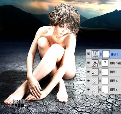 PS合成深夜里坐在干枯荒地里的裸体独思女孩照片