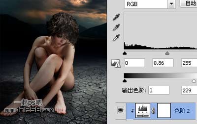 PS合成深夜里坐在干枯荒地里的裸体独思女孩照片