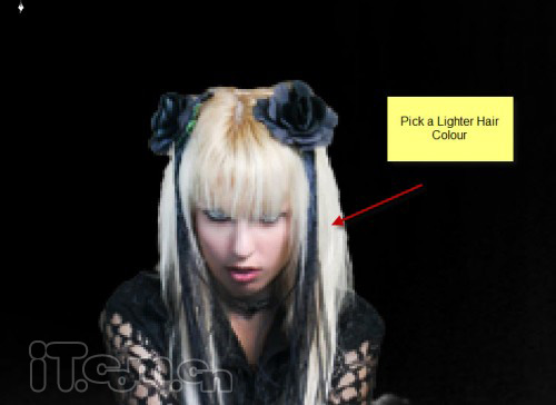 用PS合成坐在火焰云彩上的魔法女孩照片