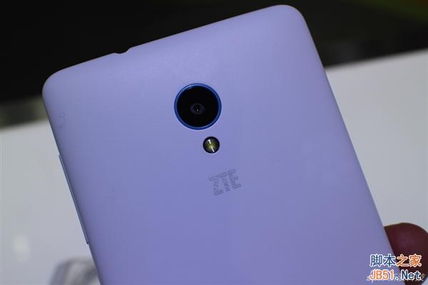 699元！中国电信小鲜手机真机图赏：支持双4G