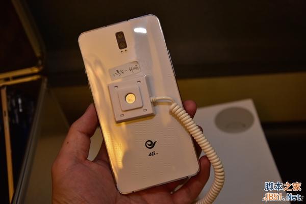 酷派首款安全手机发布！双系统太残暴了