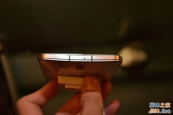 酷派首款安全手机发布！双系统太残暴了