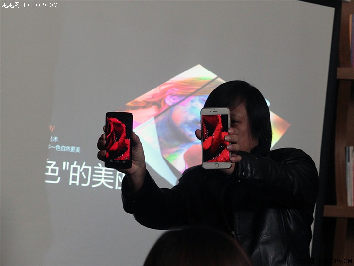 无按键全新操作体验 manta 7x手机亮相 