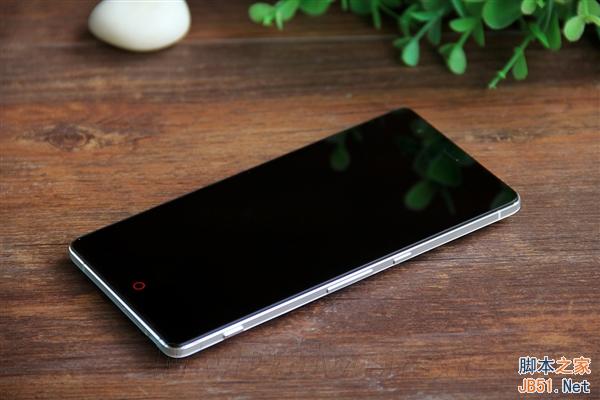 5.5寸最强拍照手机 3456元nubia Z7图赏