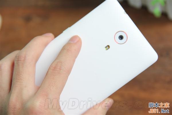 5.5寸最强拍照手机 3456元nubia Z7图赏