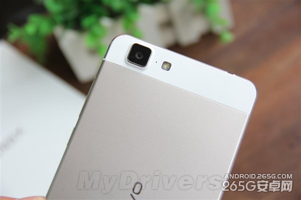 vivo X5Max开箱图赏：比耳机还细！