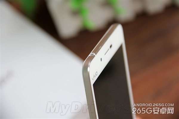 vivo X5Max开箱图赏：比耳机还细！