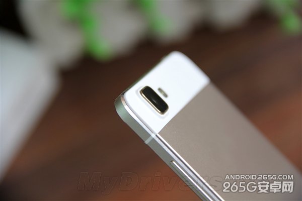 vivo X5Max开箱图赏：比耳机还细！