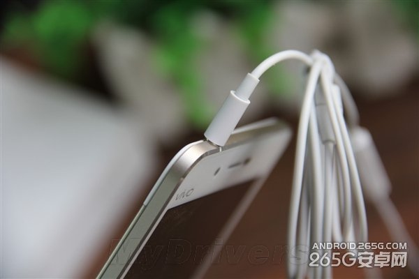 vivo X5Max开箱图赏：比耳机还细！