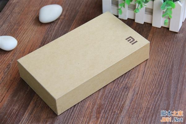 小米Note开箱图赏：对比iPhone 6 Plus