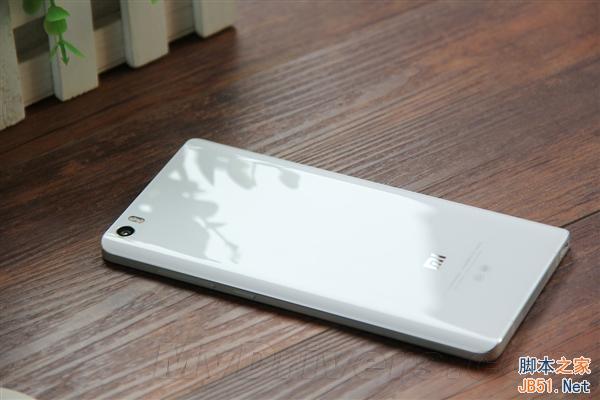 小米Note开箱图赏：对比iPhone 6 Plus