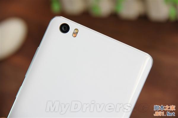 小米Note开箱图赏：对比iPhone 6 Plus