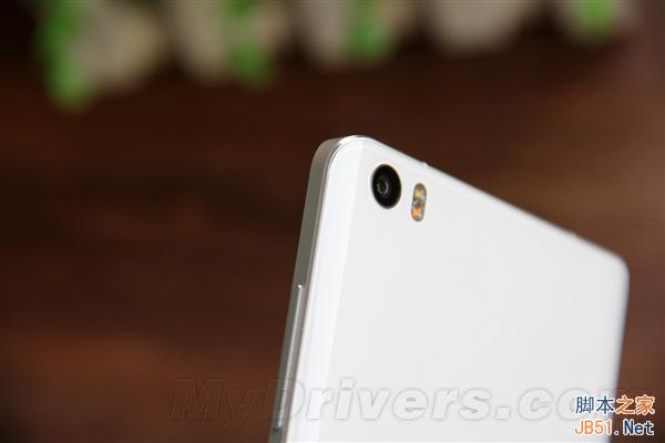 小米Note开箱图赏：对比iPhone 6 Plus