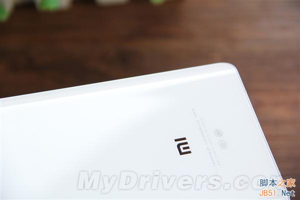 小米Note开箱图赏：对比iPhone 6 Plus