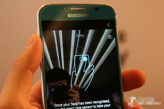 玻璃后盖+金属中框 三星GALAXY S6抢先体验 