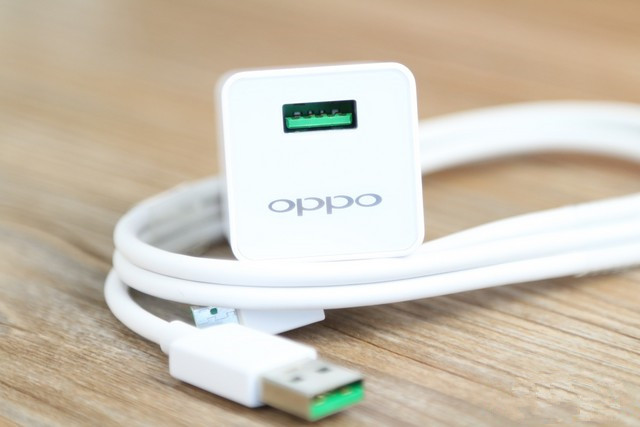 充电快且抗用 OPPO R5之VOOC闪充体验 