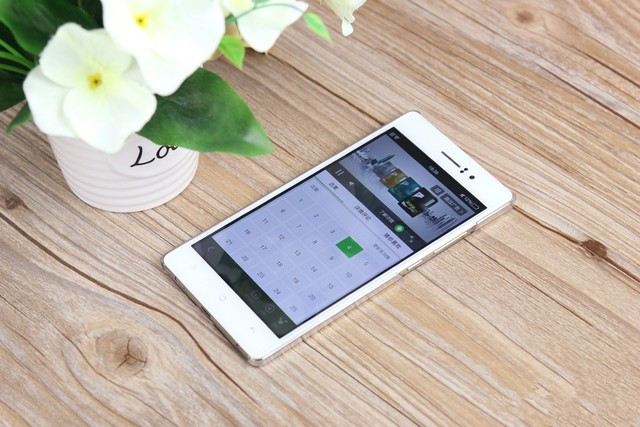充电快且耐用 OPPO R5之VOOC闪充体验 