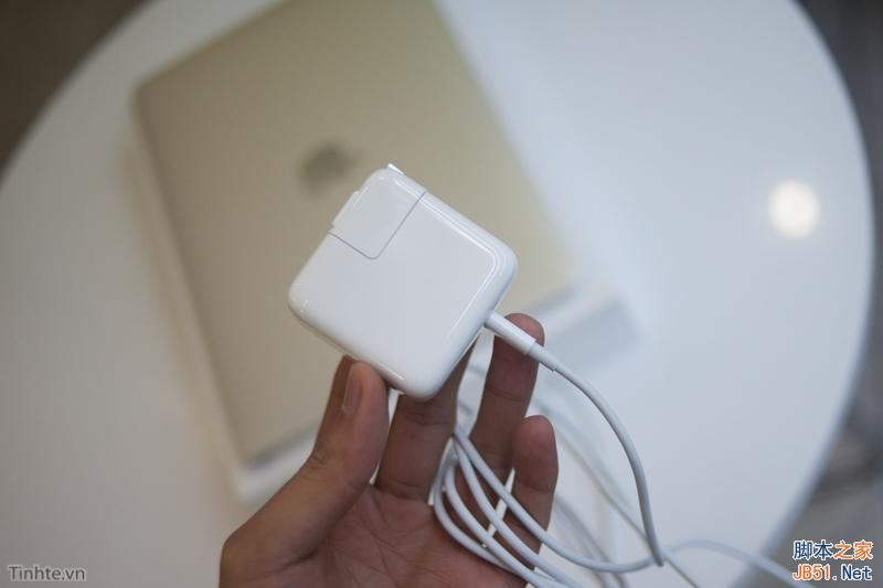 史上最薄Macbook开箱：精致到没话说