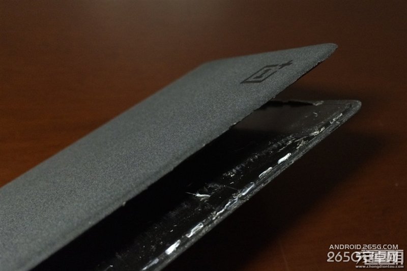 黑得漂亮！一加来电10000mAh移动电源实测、拆解