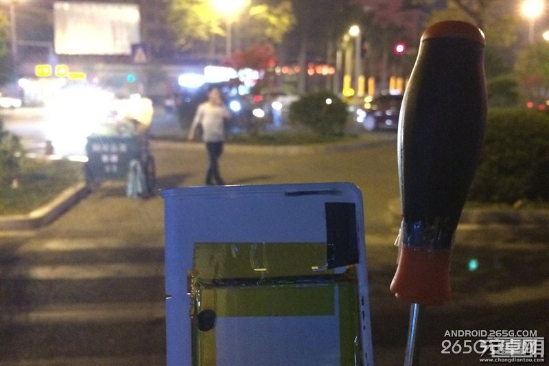 黑得漂亮！一加来电10000mAh移动电源实测、拆解