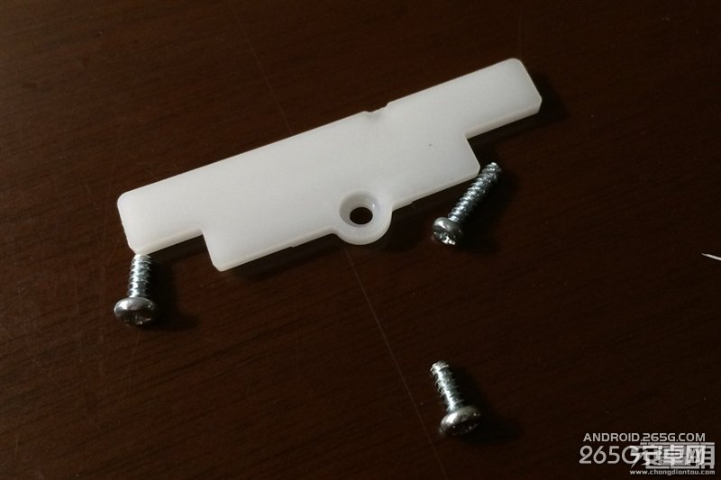 黑得漂亮！一加来电10000mAh移动电源实测、拆解