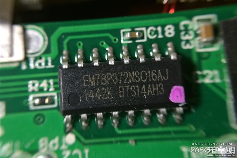 黑得漂亮！一加来电10000mAh移动电源实测、拆解