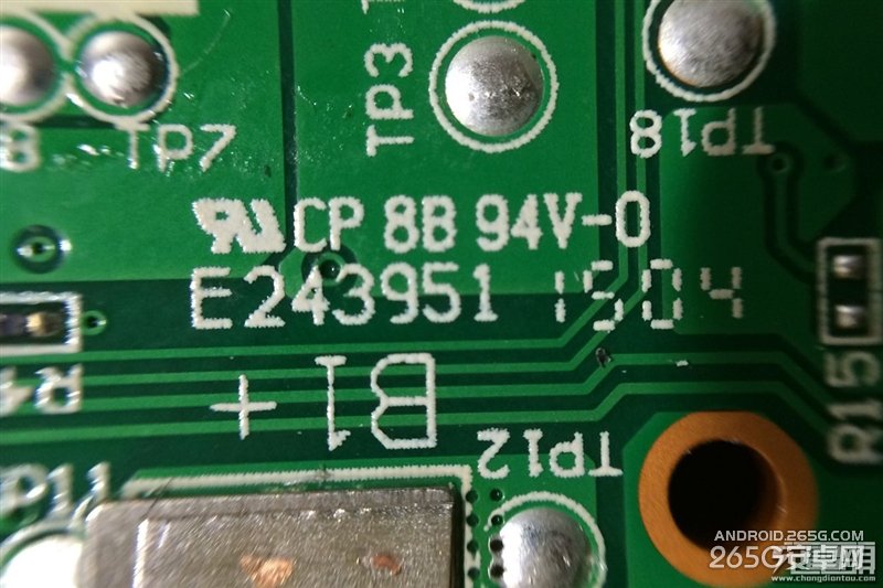 黑得漂亮！一加来电10000mAh移动电源实测、拆解