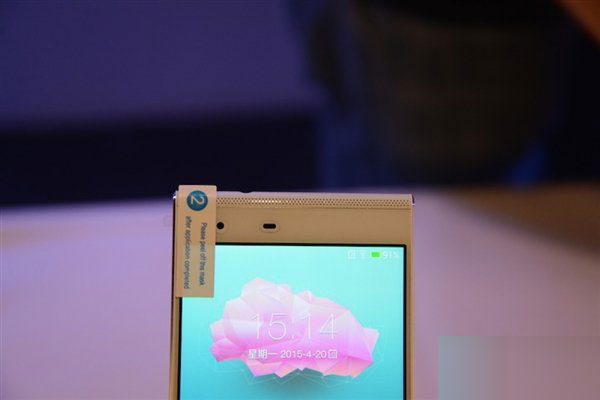 小米魅族看呆！999元原点手机发布