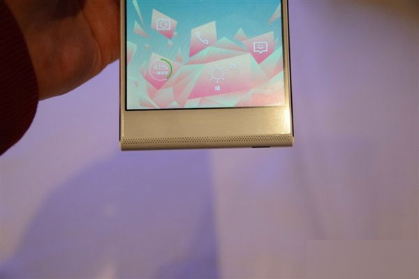 小米魅族看呆！999元原点手机发布