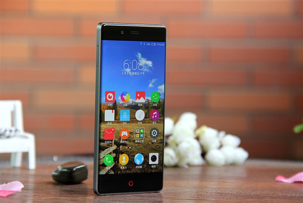无边框手机nubia Z9今天开卖：10分钟售罄