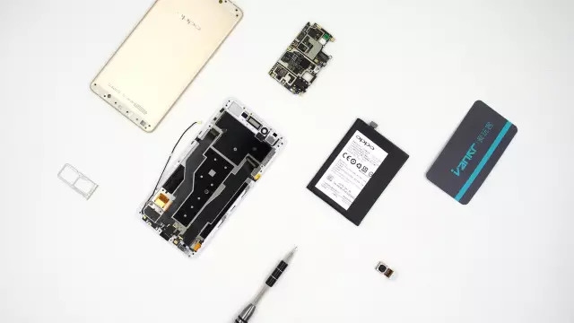 OPPO R7真机拆解：难度大/做工细/用料足