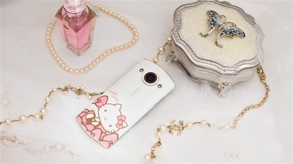 萌动少女心 美图M4 HelloKitty特别版图赏