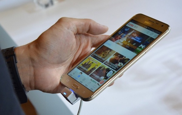 三星Galaxy J图赏2