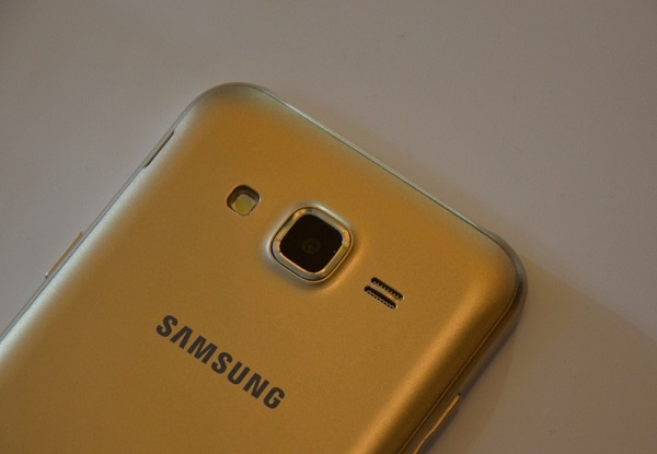 三星Galaxy J图赏4.jpg