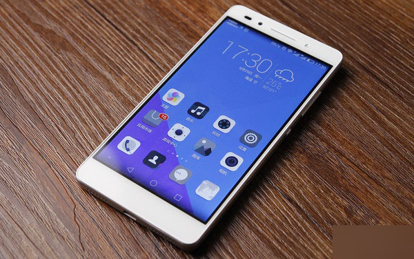 荣耀7全面评测：语音和指纹操作有新意 