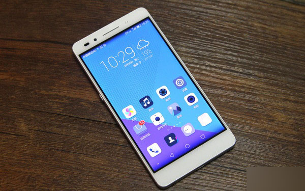 荣耀7全面评测：语音和指纹操作有新意 