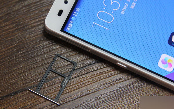 荣耀7全面评测：语音和指纹操作有新意 