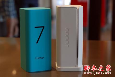 看了荣耀7：容我喝杯82年的雪碧压压惊！