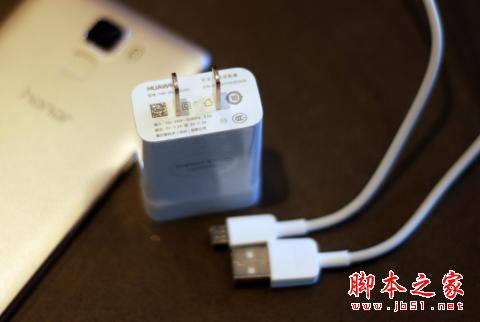 看了荣耀7：容我喝杯82年的雪碧压压惊！