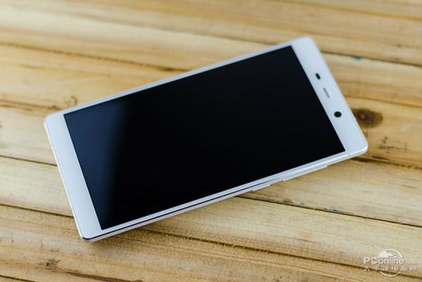 2000块该买什么手机？手机编辑来告诉你