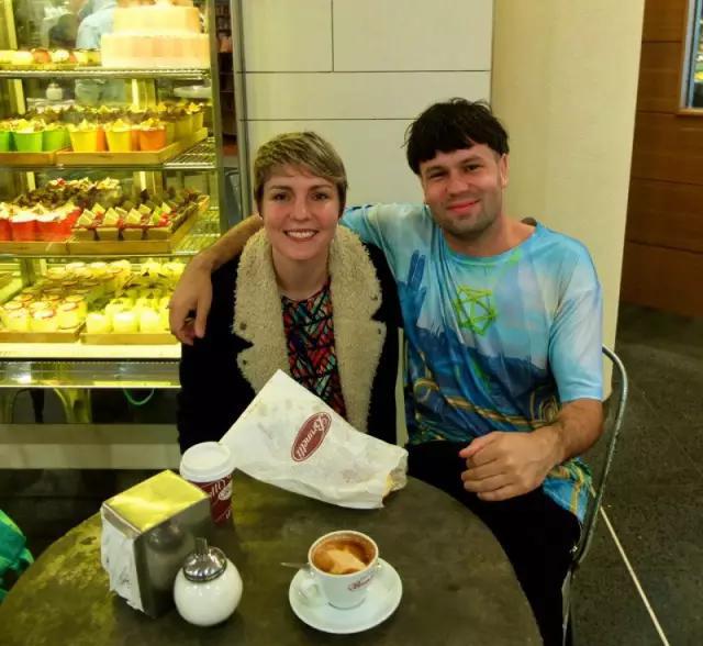 你微信上那么多好友，能约几个出来喝咖啡？