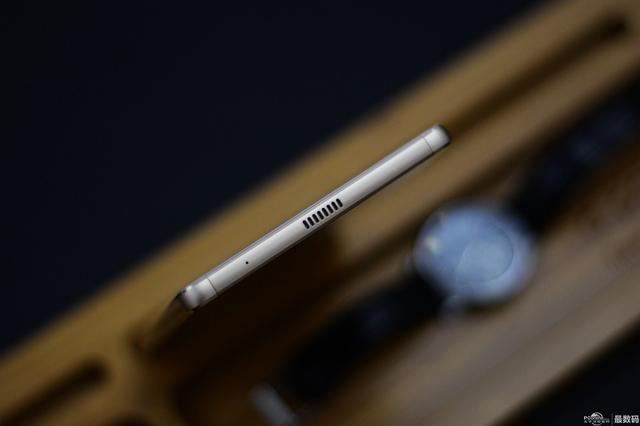 跨界巨擘 6.8英寸华为P8max体验